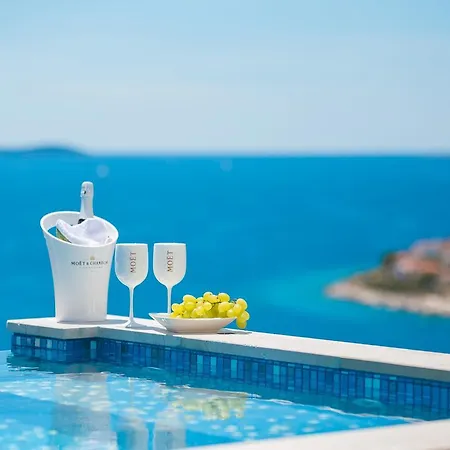 Luxury Gold Pearl With Pool Trogir