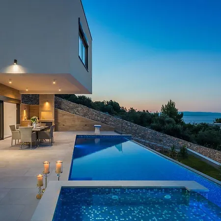Luxury Gold Pearl With Pool Villa Trogir