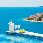 Villa Luxury Gold Pearl With Pool Trogir