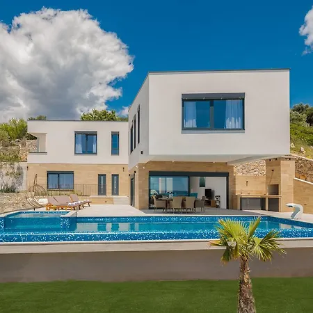 فيلة Luxury Gold Pearl With Pool *