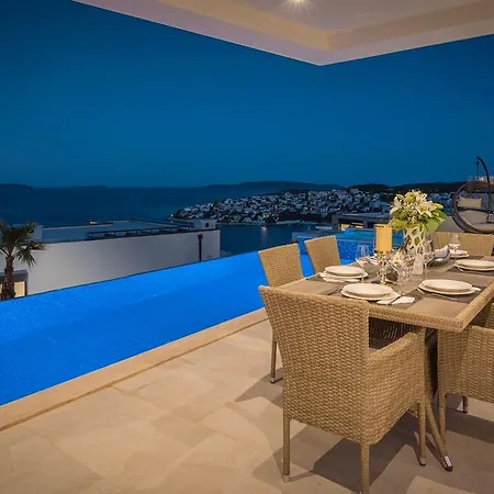 Luxury Gold Pearl With Pool Trogir
