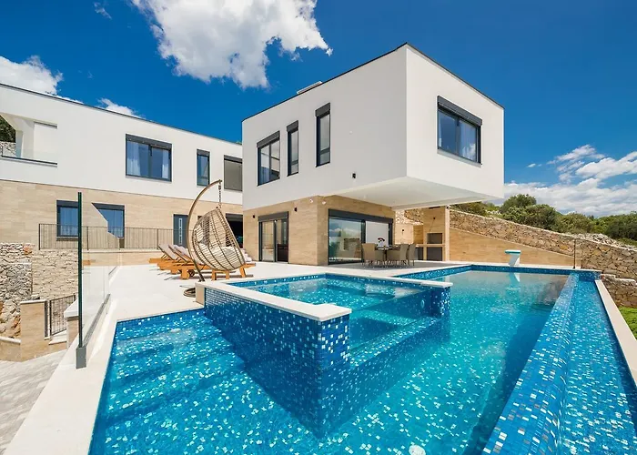 Luxury Gold Pearl With Pool Villa