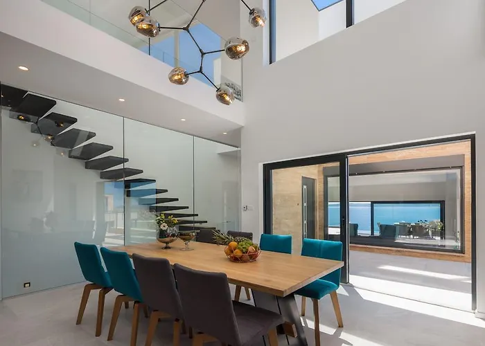 Luxury Gold Pearl With Pool Villa Trogir