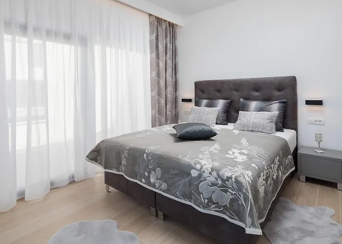 Villa Luxury Gold Pearl With Pool Trogir