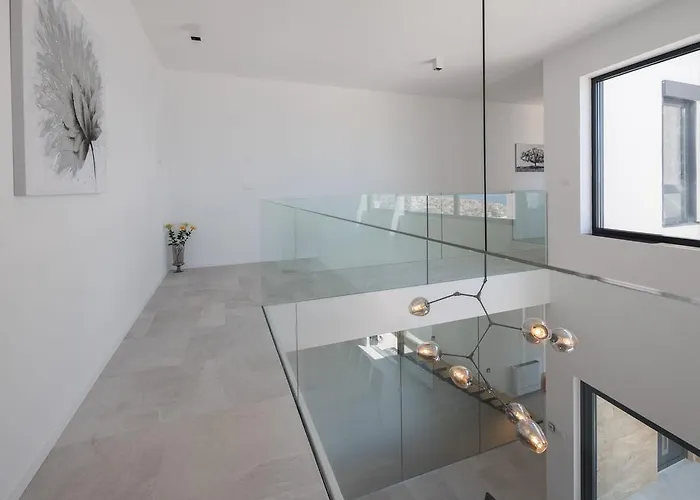 Luxury Gold Pearl With Pool *