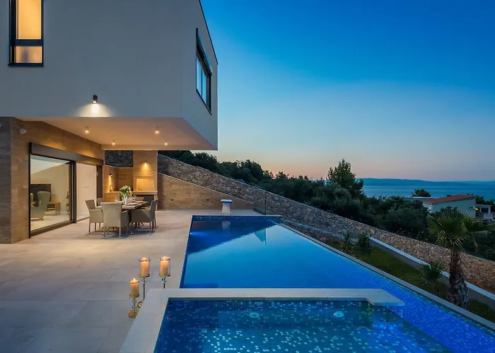 Luxury Gold Pearl With Pool Villa Trogir
