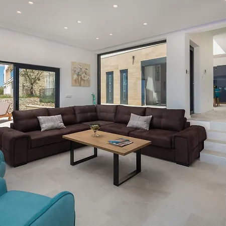 Luxury Gold Pearl With Pool Villa *