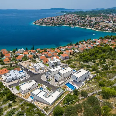 Luxury Gold Pearl With Pool Villa