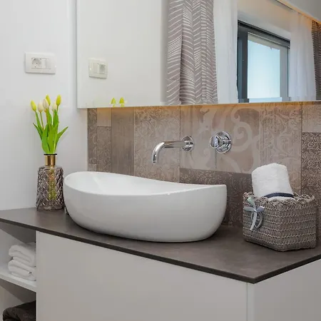 Luxury Gold Pearl With Pool Trogir